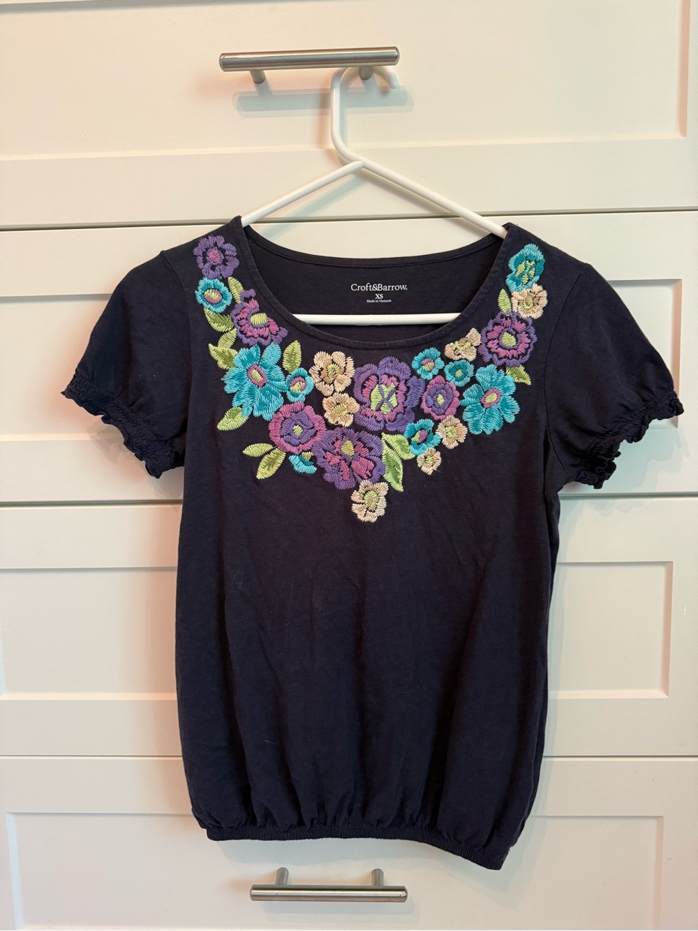 croft & barrow navy short sleeve tee with colorful floral neckline